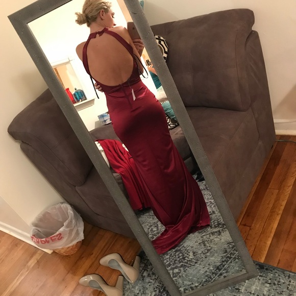 Red evening dress - Picture 2 of 2